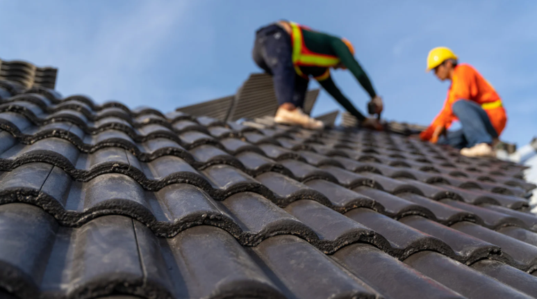 Top Mistakes to Avoid When Hiring a Roofing Contractor